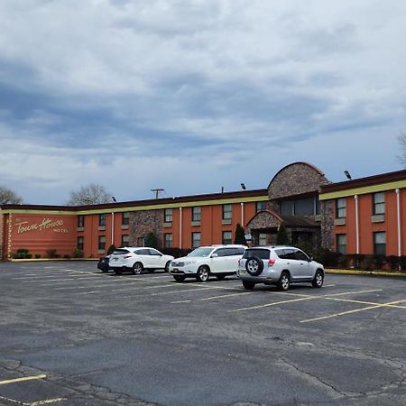 Town House Inn And Suites Elmwood Park Extérieur photo