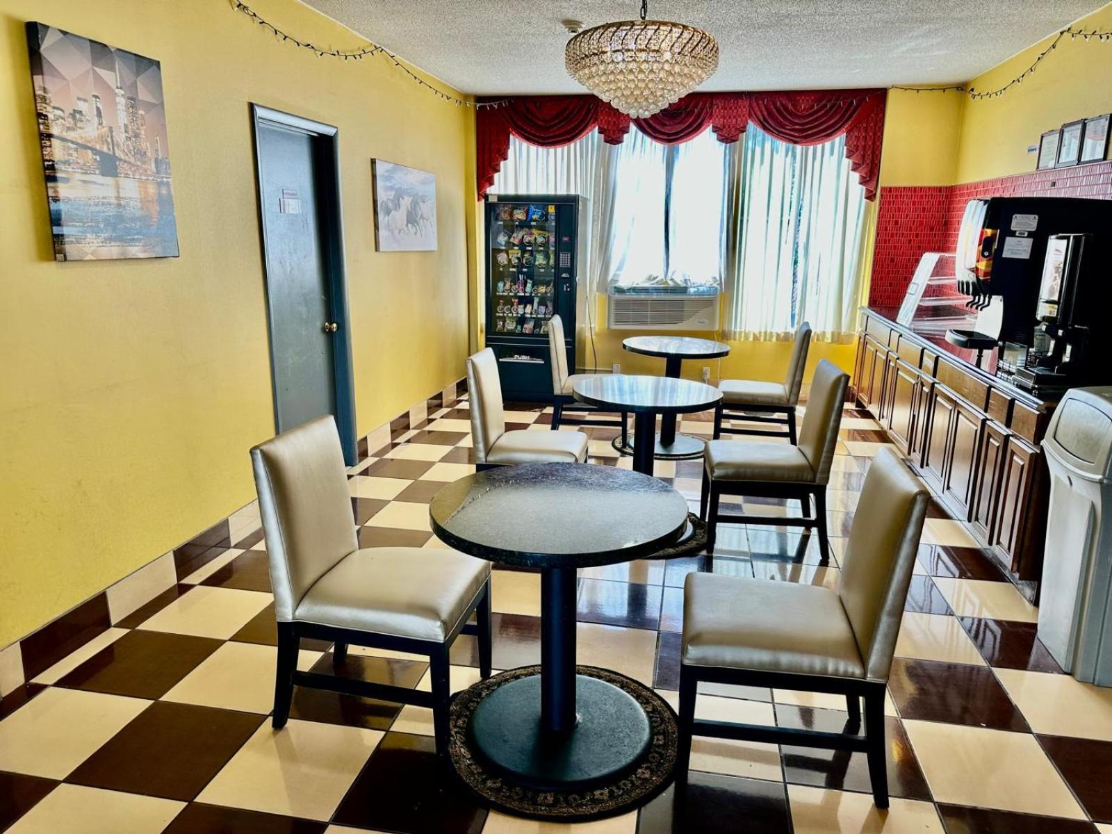 Town House Inn And Suites Elmwood Park Extérieur photo